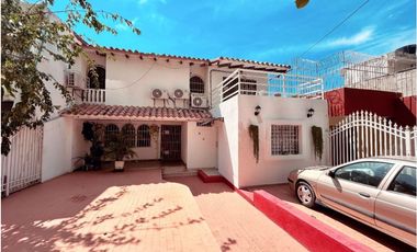 SE ARRIENDA CASA DE USO COMERCIAL CON APARTAESTUDIO ANEXO, SANTA MARTA