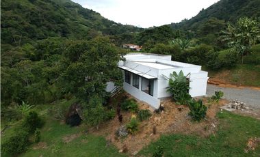 CASA DE CAMPO EN VENTA EN TITIRIBI