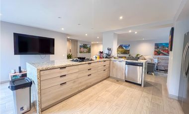 POBLADO AGUACATALA CERCA AL SANTA FÉ, REMODELADO DE 4 HABITACIONES