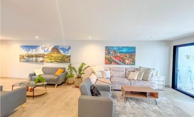 POBLADO AGUACATALA CERCA AL SANTA FÉ, REMODELADO DE 4 HABITACIONES