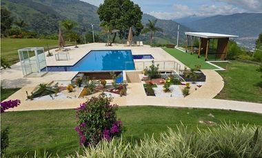 SE VENDE CASA FINCA EN COPACABANA - ANTIOQUIA