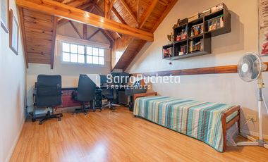 Venta Triplex 4 ambientes en Haedo Norte.