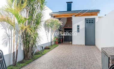 Venta Triplex 4 ambientes en Haedo Norte.