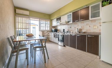 Venta Triplex 4 ambientes en Haedo Norte.