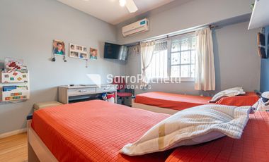 Venta Triplex 4 ambientes en Haedo Norte.