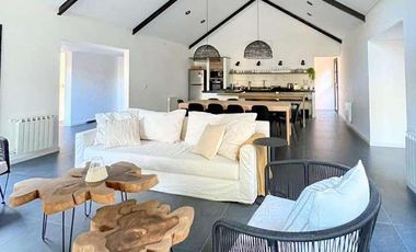 Casa en venta - 4 Dormitorios 3 Baños - 1.100Mts2 - Pinamar