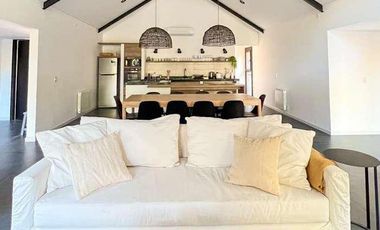 Casa en venta - 4 Dormitorios 3 Baños - 1.100Mts2 - Pinamar