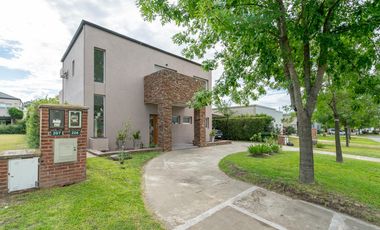 Casa en Pilar Del Este