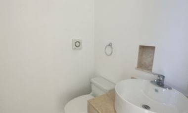 CASA DE 3 RECÁMARAS CON ALBERCA EN PRIVADA