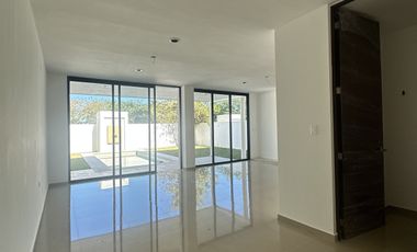 CASA DE 3 RECÁMARAS CON ALBERCA EN PRIVADA