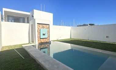 CASA DE 3 RECÁMARAS CON ALBERCA EN PRIVADA