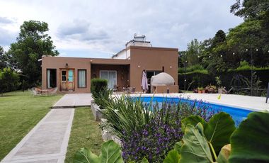 Casa en Alquiler, 3 habitaciones, piscina. Barrio Santa Apolonia, Salta