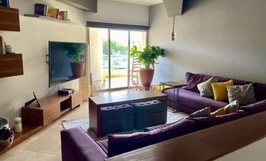 Departamento Totalmente Remodelado en Renta en Frondoso Lomas Country.