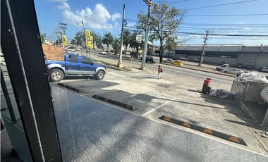 LOCAL / TUMBA MUERTO / MIDTOW PLAZA / 110M2 / VACIO / PLANTA BAJA