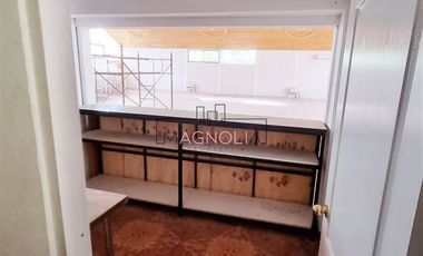 Local Comercial en Arriendo en Ramón Subercaseaux