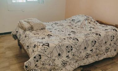 Casa quinta de 8 ambientes con pileta y 4 hectareas de parque