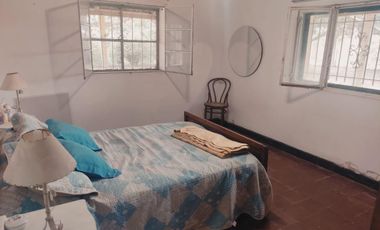 Casa quinta de 8 ambientes con pileta y 4 hectareas de parque
