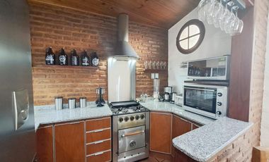 VENTA CASA 5 AMB 183 M2 GARAGE PISCINA JARDIN LANUS OESTE