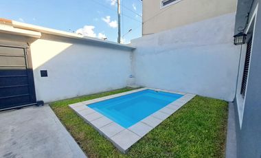 VENTA CASA 5 AMB 183 M2 GARAGE PISCINA JARDIN LANUS OESTE