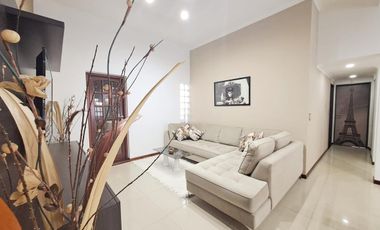 VENTA CASA 5 AMB 183 M2 GARAGE PISCINA JARDIN LANUS OESTE