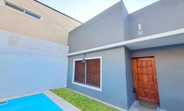 VENTA CASA 5 AMB 183 M2 GARAGE PISCINA JARDIN LANUS OESTE