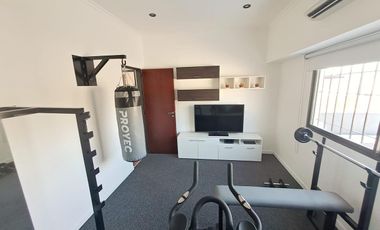 VENTA CASA 5 AMB 183 M2 GARAGE PISCINA JARDIN LANUS OESTE