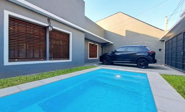 VENTA CASA 5 AMB 183 M2 GARAGE PISCINA JARDIN LANUS OESTE