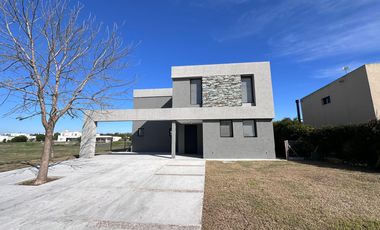 CASA EN VENTA EN SAN MATIAS - MAROTO PROPIEDADES-