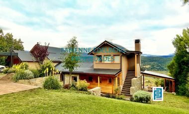 Casa CON VISTAS UNICAS EN FALDEOS DE CHAPELCO - San Martin De Los Andes