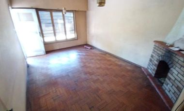 CASA  EN VENTA EN MORON SUR - A REFACCIONAR - OPORTUNIDAD DE INVERSION
