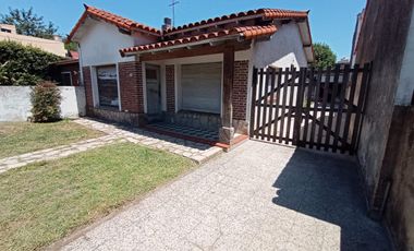 CASA  EN VENTA EN MORON SUR - A REFACCIONAR - OPORTUNIDAD DE INVERSION