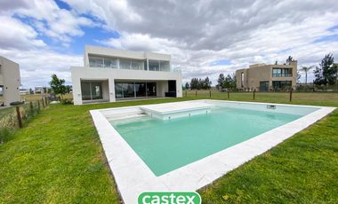 Casa de 3 dormitorios en venta en Terralagos, Canning