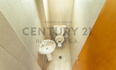 Casa 2 dormitorios c/local comercial al frente - Capitan Bermudez