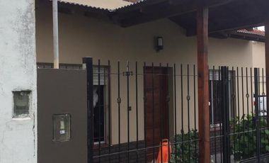 Casa en venta - 4 Dormitorios 2 Baños - 360Mts2 - Miramar