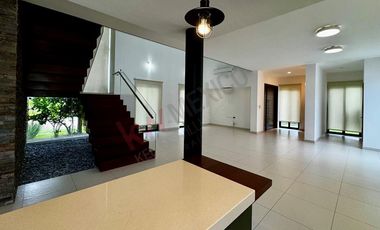 Casa en esquina EN VENTA en Residencial SAN PATRICIO, Campestre.