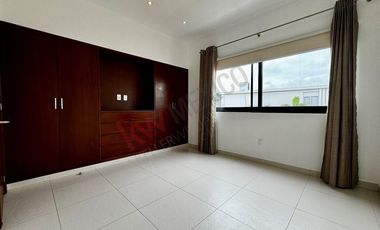 Casa en esquina EN VENTA en Residencial SAN PATRICIO, Campestre.