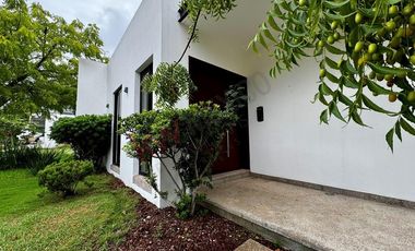 Casa en esquina EN VENTA en Residencial SAN PATRICIO, Campestre.