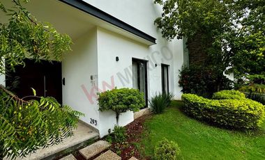 Casa en esquina EN VENTA en Residencial SAN PATRICIO, Campestre.