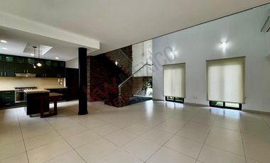 Casa en esquina EN VENTA en Residencial SAN PATRICIO, Campestre.
