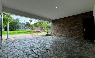 Casa en esquina EN VENTA en Residencial SAN PATRICIO, Campestre.