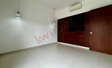 Casa en esquina EN VENTA en Residencial SAN PATRICIO, Campestre.