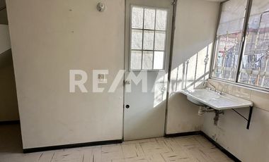 CASA EN RENTA - (3)