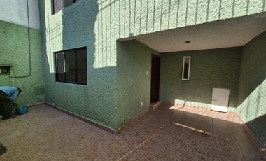 Casa en venta en Valle de Aragón 3ra Secc., Ecatepec, Estado de México.