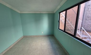 Casa en venta en Valle de Aragón 3ra Secc., Ecatepec, Estado de México.