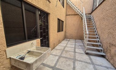 Casa en venta en Valle de Aragón 3ra Secc., Ecatepec, Estado de México.