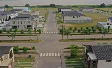 Venta de Terreno en isla celeste (Estribor)  AndB