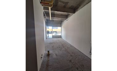 LOCAL DE 27 M2 EN ARRIENDO, COLINA