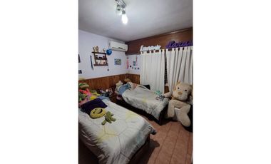 Venta Casa 2 Dormitorios Rio de Janerio N°2875