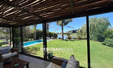 Casa en Venta 5 amb al Agua El Canton Zona Norte