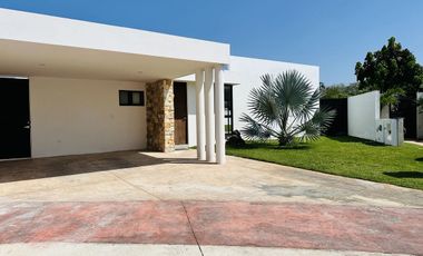 Hermosa Residencia de una Planta en Privada Residencial